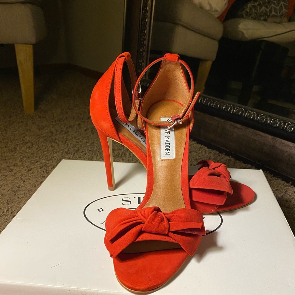 Steve Madden - Picture 2 of 4